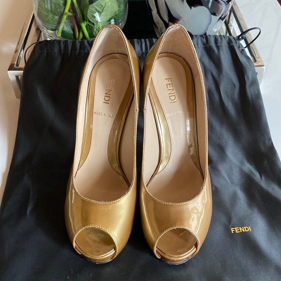 FENDI Spuntata Vernice Peep Toe Heel Pumps Size 36.5 - Picture 2 of 7